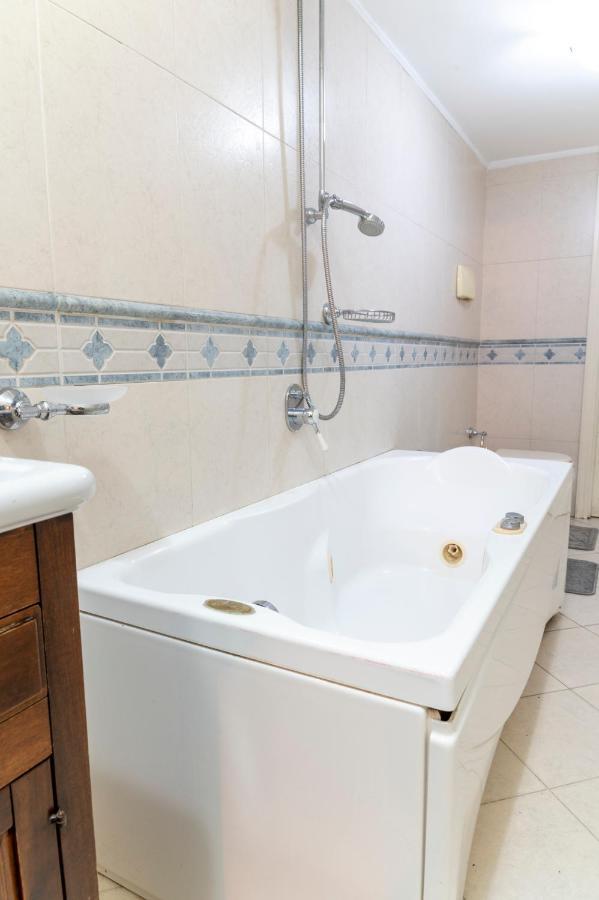 Deluxe Apartment With Garden In Vomero Naples Extérieur photo