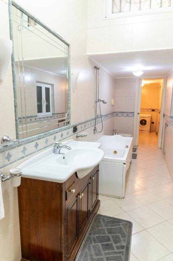 Deluxe Apartment With Garden In Vomero Naples Extérieur photo