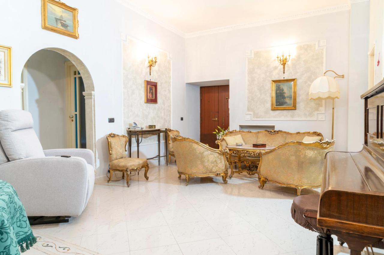 Deluxe Apartment With Garden In Vomero Naples Extérieur photo