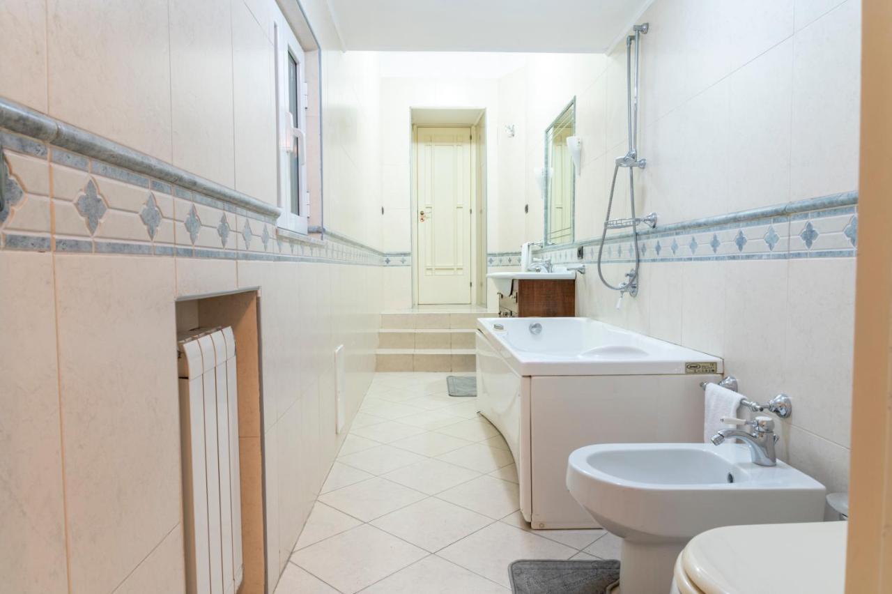 Deluxe Apartment With Garden In Vomero Naples Extérieur photo