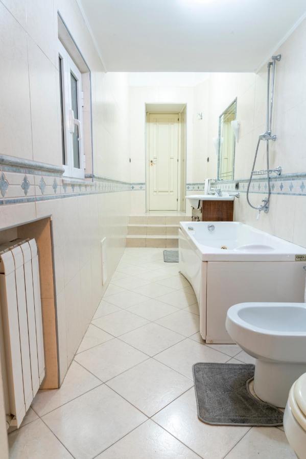 Deluxe Apartment With Garden In Vomero Naples Extérieur photo