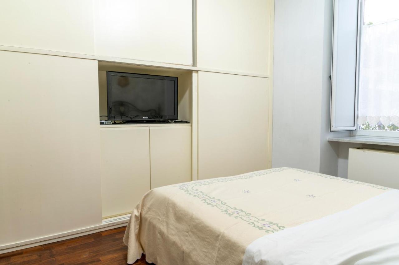 Deluxe Apartment With Garden In Vomero Naples Extérieur photo
