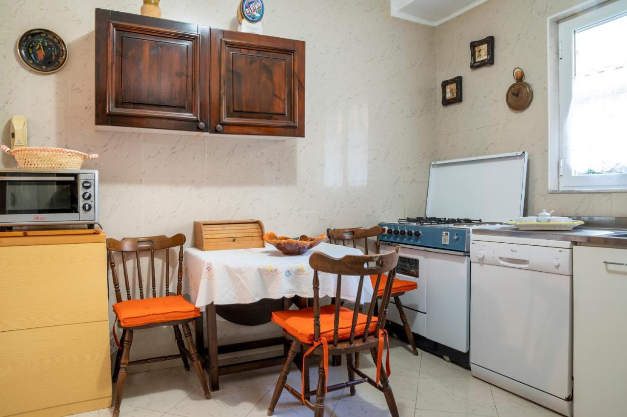 Deluxe Apartment With Garden In Vomero Naples Extérieur photo